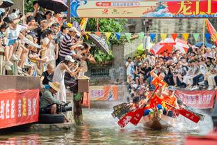 ?24年耐克巅峰赛：庞清方3分钟1板 25状元大热弗拉格19分11板